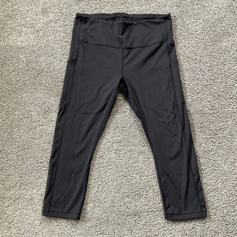 Athleta Ultimate Stash Pocket capri - L